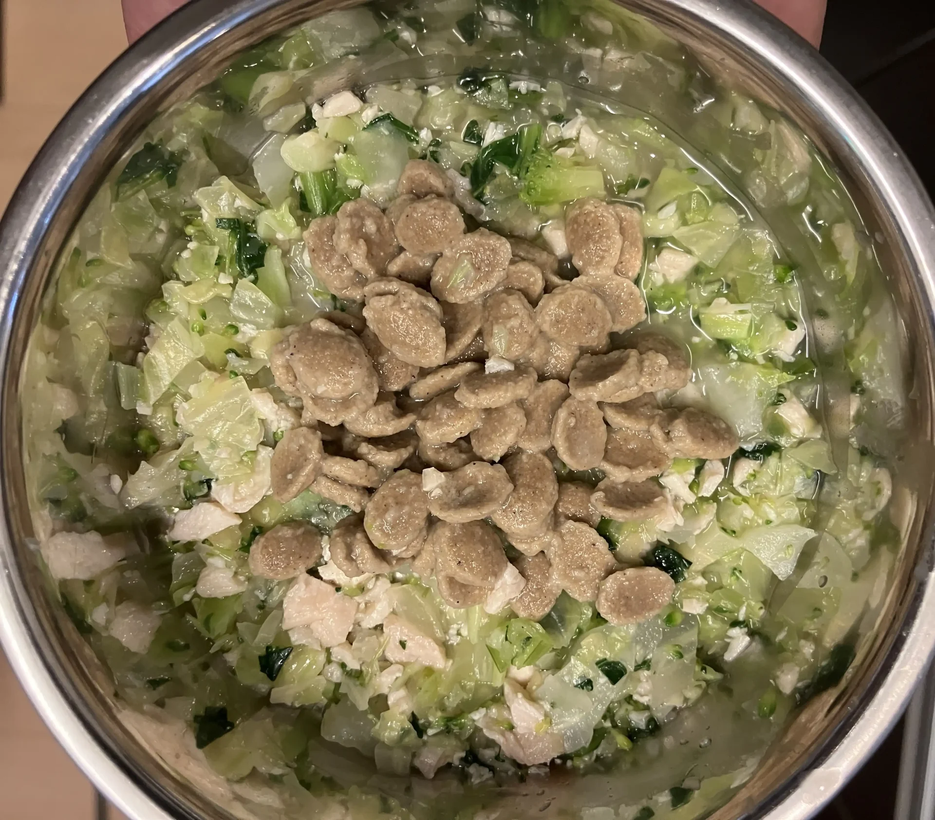 シニア犬にオススメのドッグフード「ミシュワンシニア」を野菜ミックスに混ぜたご飯の画像