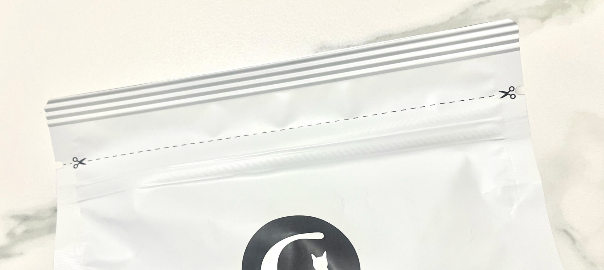 「グランツ キャットフード」のパッケージのチャック部分の写真